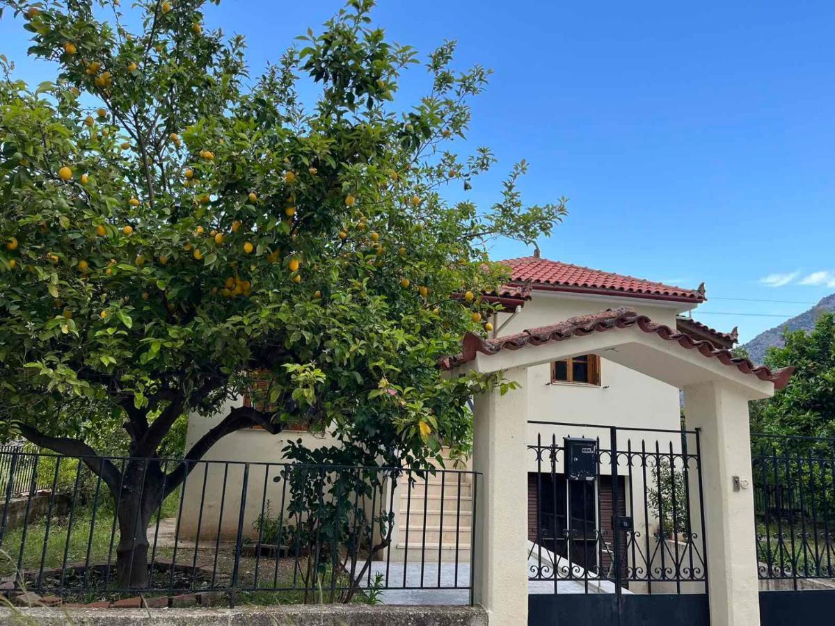 Lemon Tree House Villa Leonídion Buitenkant foto